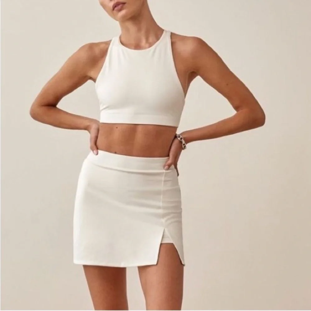 Reformation Ecomove Nina Skort - Picture 2 of 10